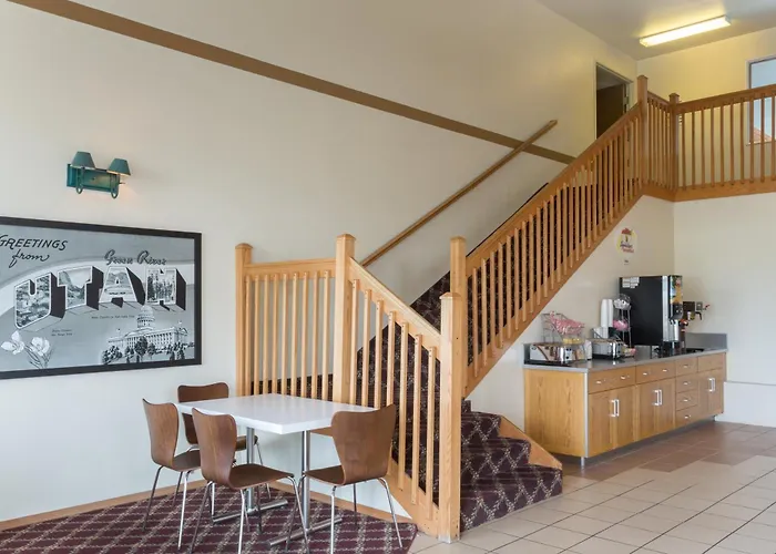 Hotel with view: Super 8 By Wyndham Green River