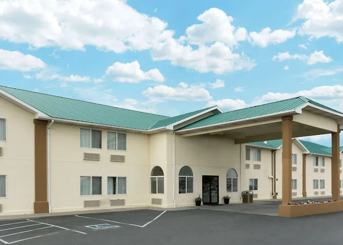 Hotel with view: Super 8 By Wyndham Green River